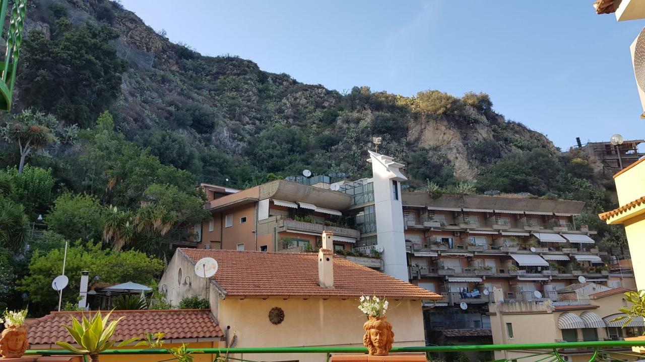 La Fontanella Apartment Таормина Экстерьер фото